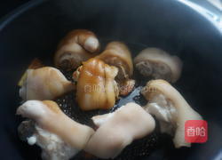 黄豆炖猪蹄的做法图解7