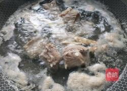 莲藕胡萝卜排骨汤的做法图解3