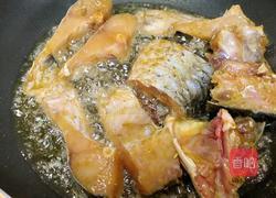 砂锅焗草鱼的做法图解3