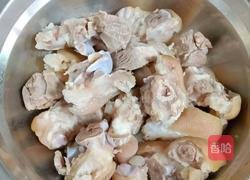 莲藕花生猪蹄汤的做法图解3