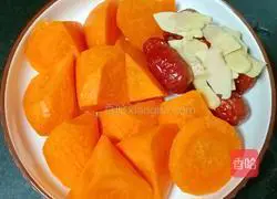 Lotus root, peanut and pig's trotters soup recipe 5