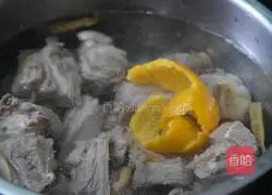 Illustration of how to make lamb chop soup 8