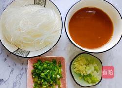 白菜豆腐粉丝煲的做法图解2