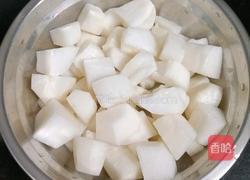 猪肉丸子萝卜汤的做法图解2