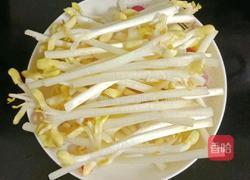 五花肉炒花生芽的做法图解2