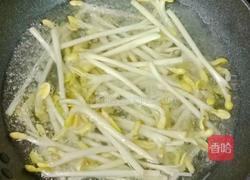 五花肉炒花生芽的做法图解4