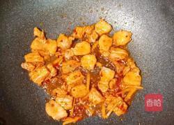 五花肉炒花生芽的做法图解7