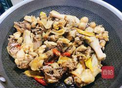 香菇炒鸡的做法图解5