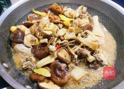 香菇炒鸡的做法图解6