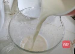芒果奶昔的做法图解3