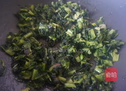  莴笋叶蚕豆焖饭的做法图解3