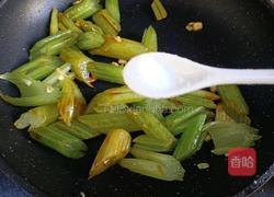 西芹炒鸡蛋的做法图解8