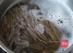 Illustration of how to make buckwheat noodles in mushroom chicken soup 3