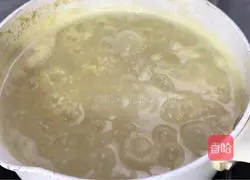 Illustration of how to make Chinese cabbage and lotus root porridge 6