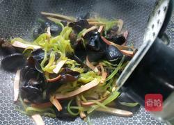 莴笋木耳鸡蛋干的做法图解11