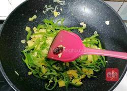 青椒炒鸡蛋的做法图解12