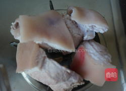 酒酿蹄髈的做法图解3