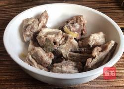 鲜桂圆炖羊排的做法图解1