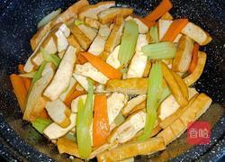 芹菜炒香干的做法图解8