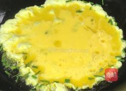 平菇炒鸡蛋的做法图解5