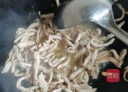 白菜帮蒜黄炒肉丝的做法图解9
