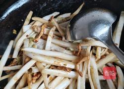 白菜帮蒜黄炒肉丝的做法图解13