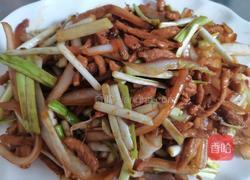 白菜帮蒜黄炒肉丝的做法图解17