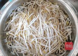 醋炒绿豆芽的做法图解1