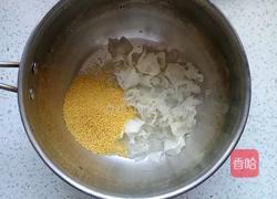 银耳红枣小米粥的做法图解3