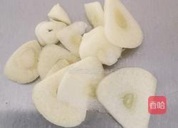 白菜热汤面条的做法图解1