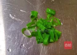 白菜热汤面条的做法图解2