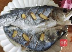 蒜香烤鲈鱼的做法图解4