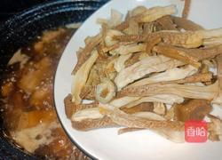 鹿茸菇烧腩肉的做法图解11