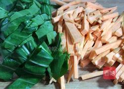 红薯汤面的做法图解1