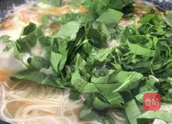 Illustration of how to make sweet potato noodle soup 6