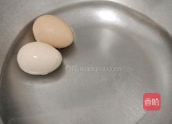 浇汁鸡蛋的做法图解1