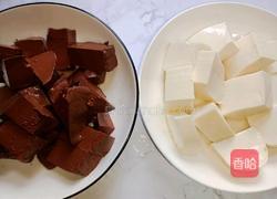 豆腐猪血烧韭菜的做法图解1