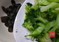 葱油木耳西兰花的做法图解3