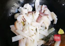 芹菜炒尤鱼的做法图解3