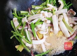 芹菜炒尤鱼的做法图解4