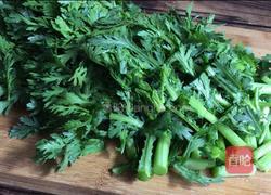 茼蒿烧豆腐的做法图解2