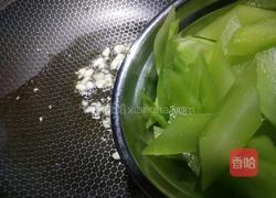 莴笋炒肉皮的做法图解3