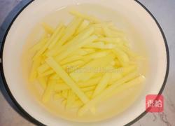 腩肉炒三丝的做法图解3