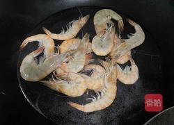 酸辣柠檬虾的做法图解2