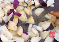 土豆烧茄子的做法图解3