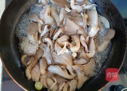 家常蘑菇炒肉的做法图解7