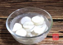 山药片小米粥的做法图解1