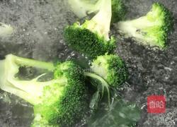 西兰花蛋饼卷的做法图解3