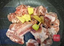 排骨汤的做法图解2