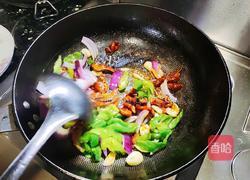 铁板肥肠的做法图解7